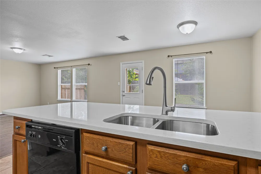 198 Black Forest Buda, TX 78610