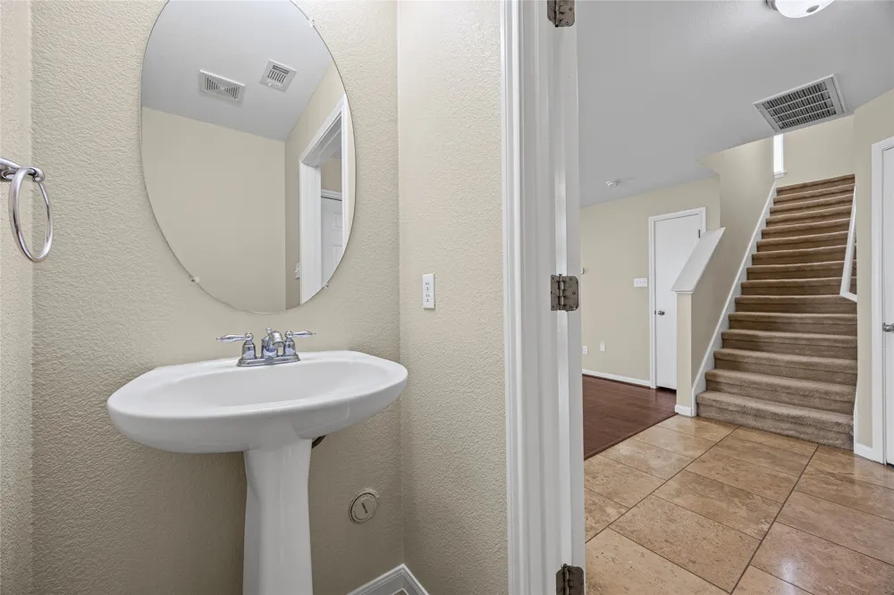 198 Black Forest Buda, TX 78610