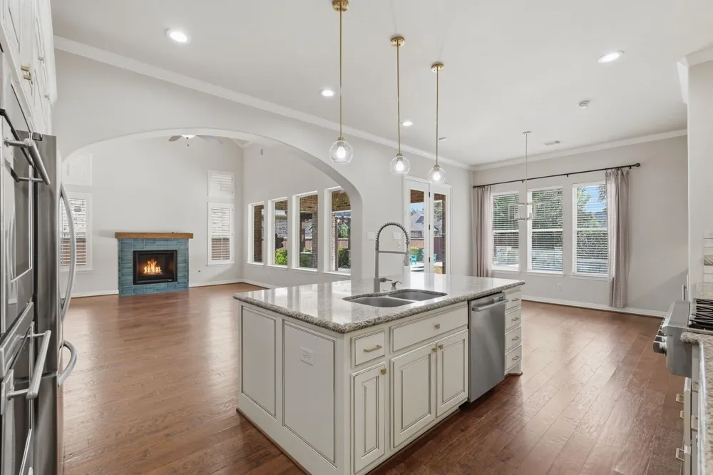 126 E Cove View Trail The Woodlands, TX 77389