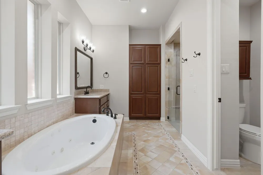 126 E Cove View Trail The Woodlands, TX 77389