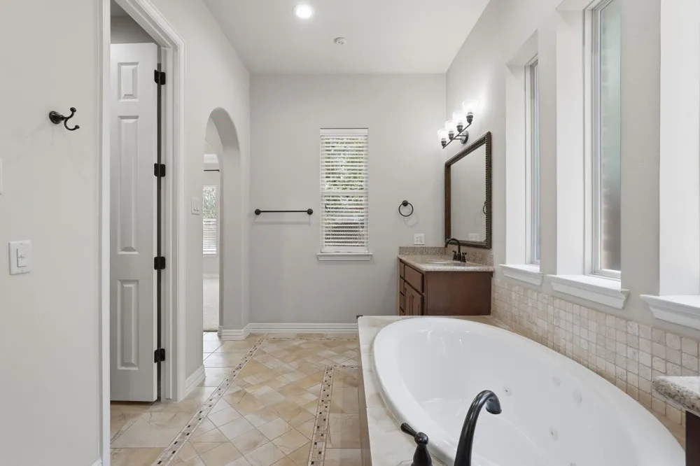 126 E Cove View Trail The Woodlands, TX 77389