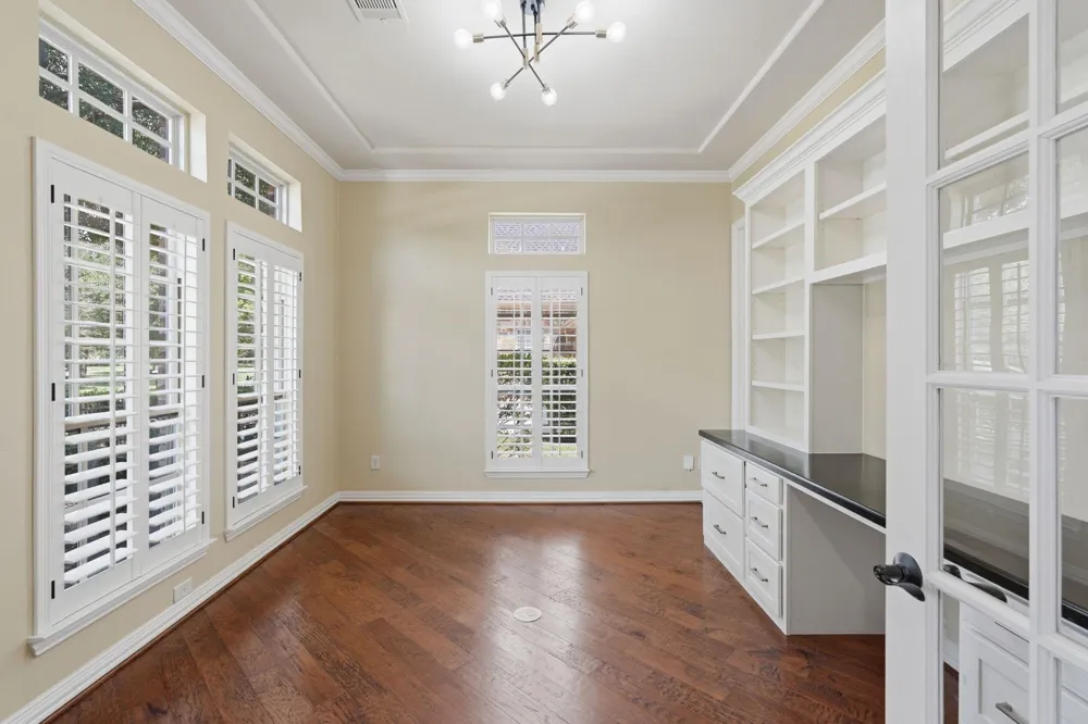 126 E Cove View Trail The Woodlands, TX 77389