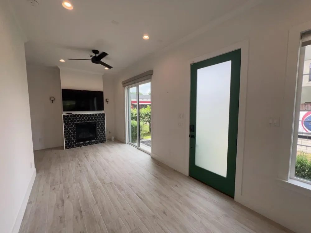 1423 Holly Street Houston, TX 77007