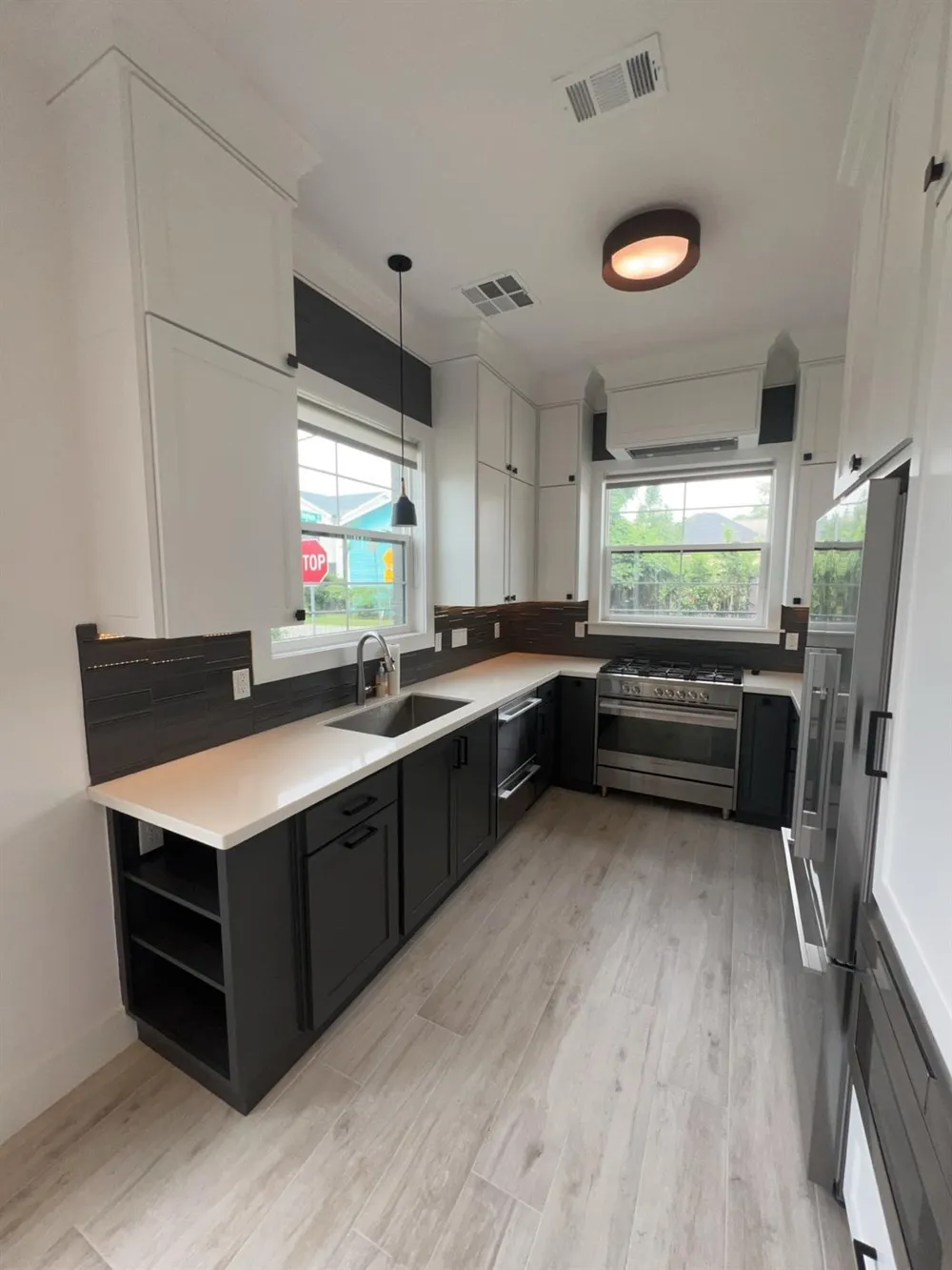1423 Holly Street Houston, TX 77007