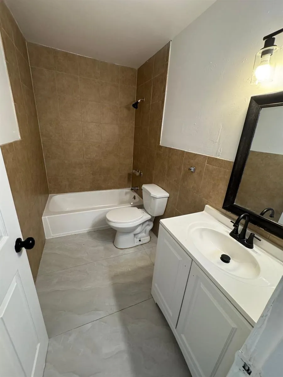 5830 NW 21ST STREET #40-E Lauderhill, FL 33313