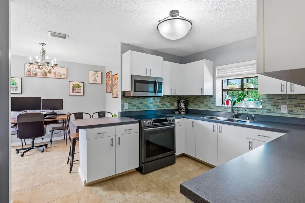 204 Meadows Drive Boynton Beach, FL 33436