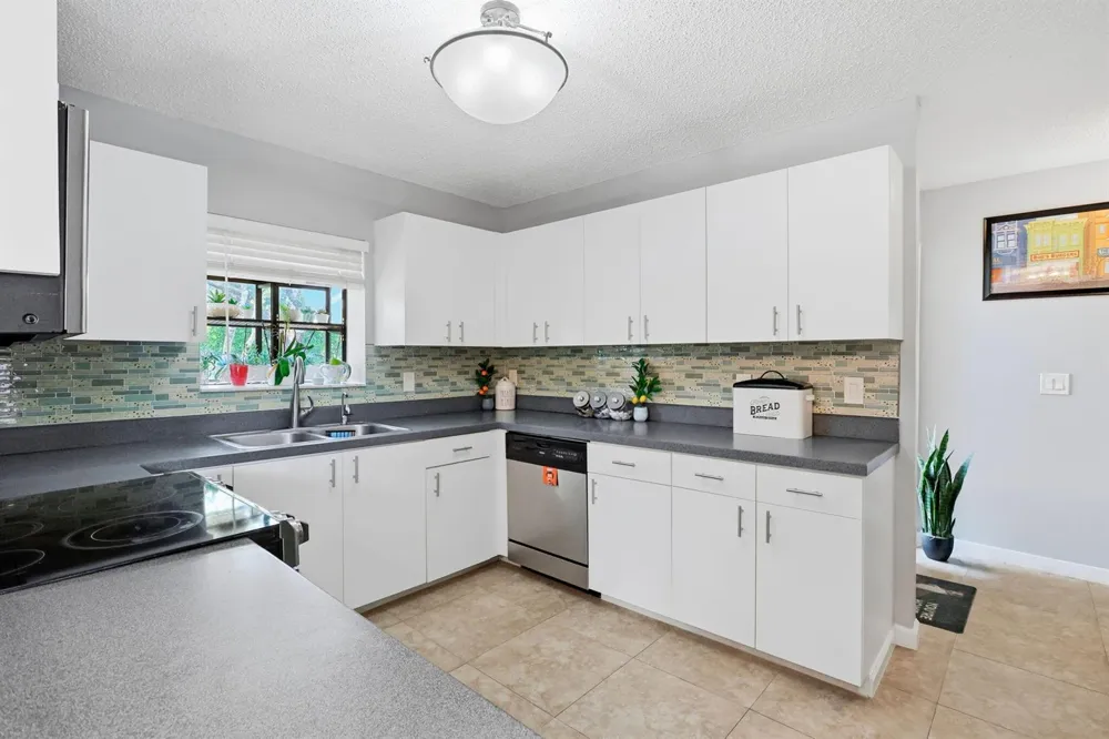 204 Meadows Drive Boynton Beach, FL 33436