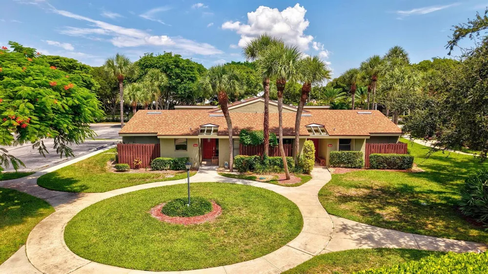 204 Meadows Drive Boynton Beach, FL 33436