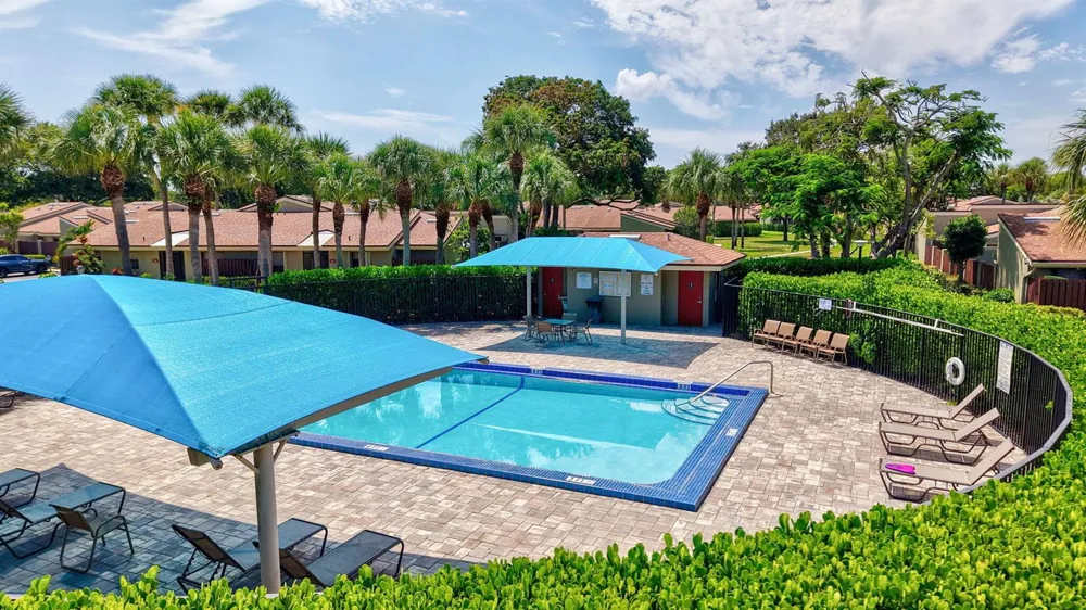 204 Meadows Drive Boynton Beach, FL 33436