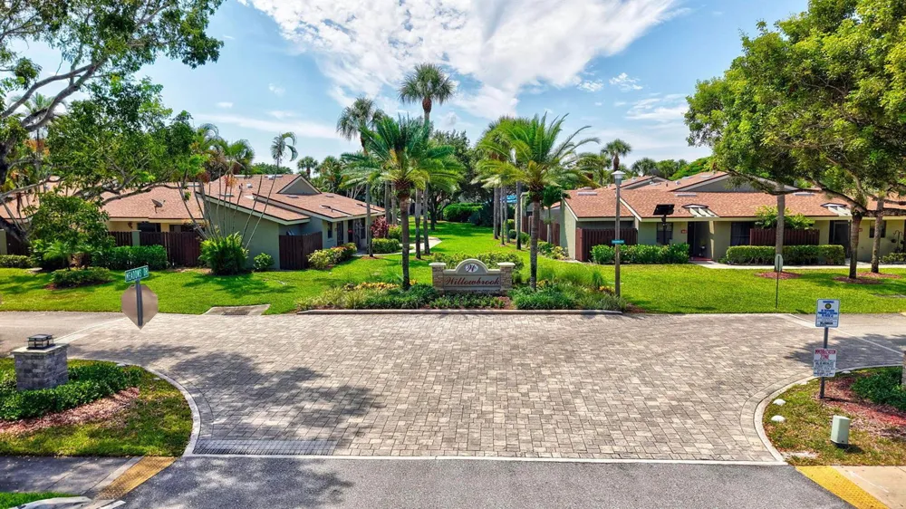 204 Meadows Drive Boynton Beach, FL 33436