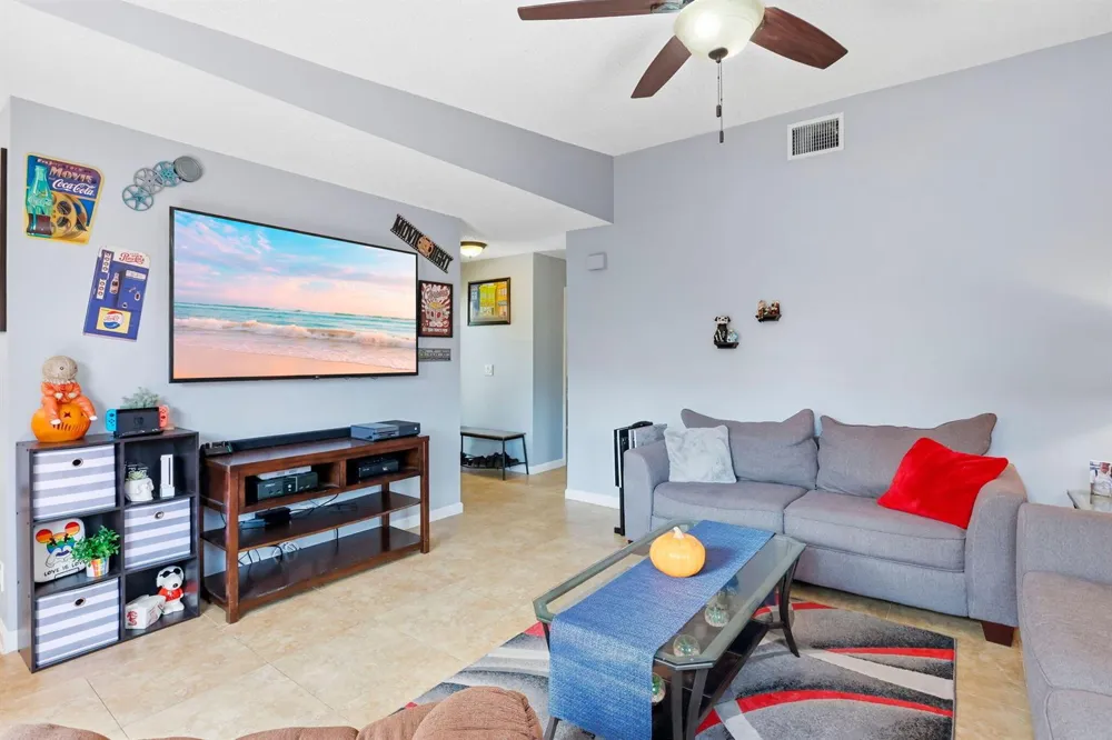 204 Meadows Drive Boynton Beach, FL 33436
