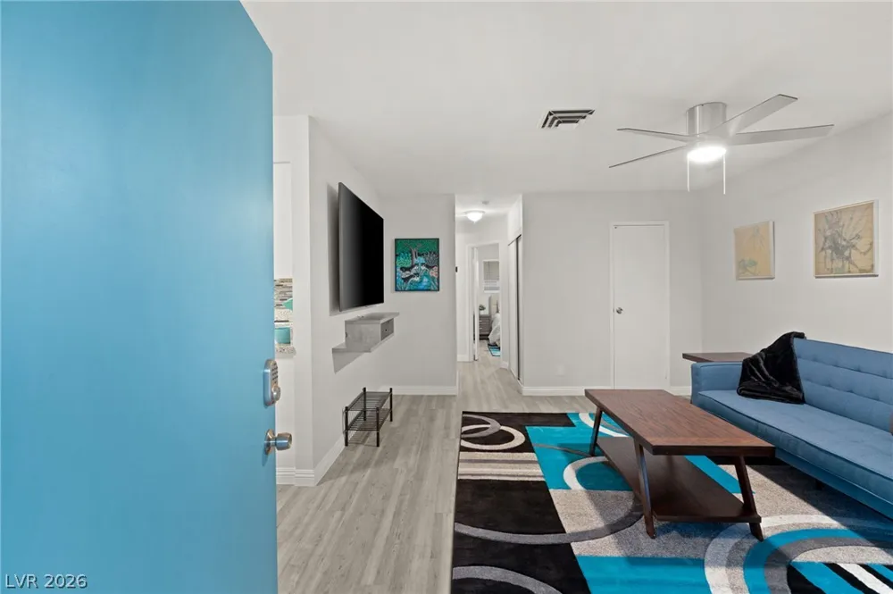 615 S 10th Street #C Las Vegas, NV 89101