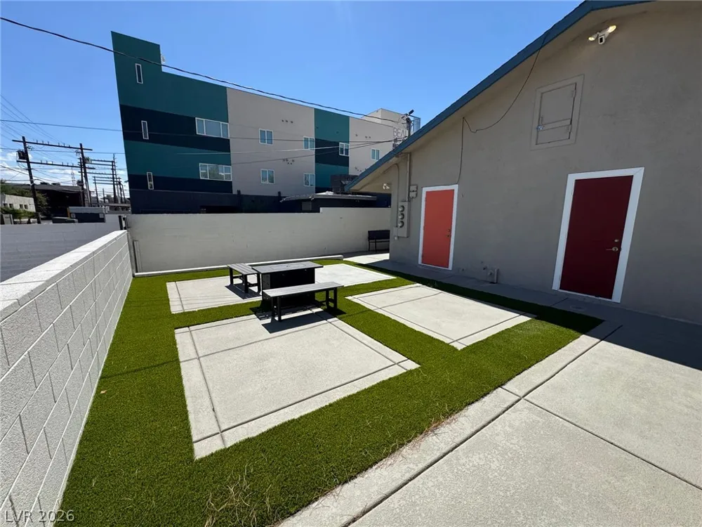 615 S 10th Street #C Las Vegas, NV 89101