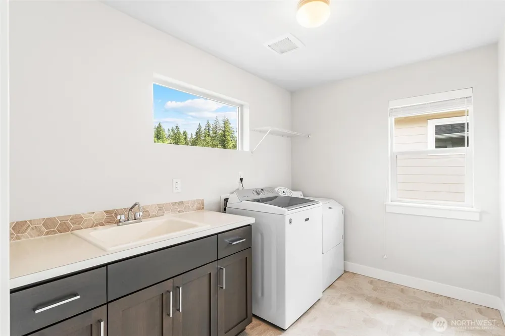 33533 Juniper Avenue SE Black Diamond, WA 98010