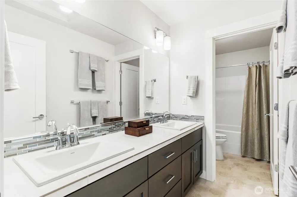 33533 Juniper Avenue SE Black Diamond, WA 98010