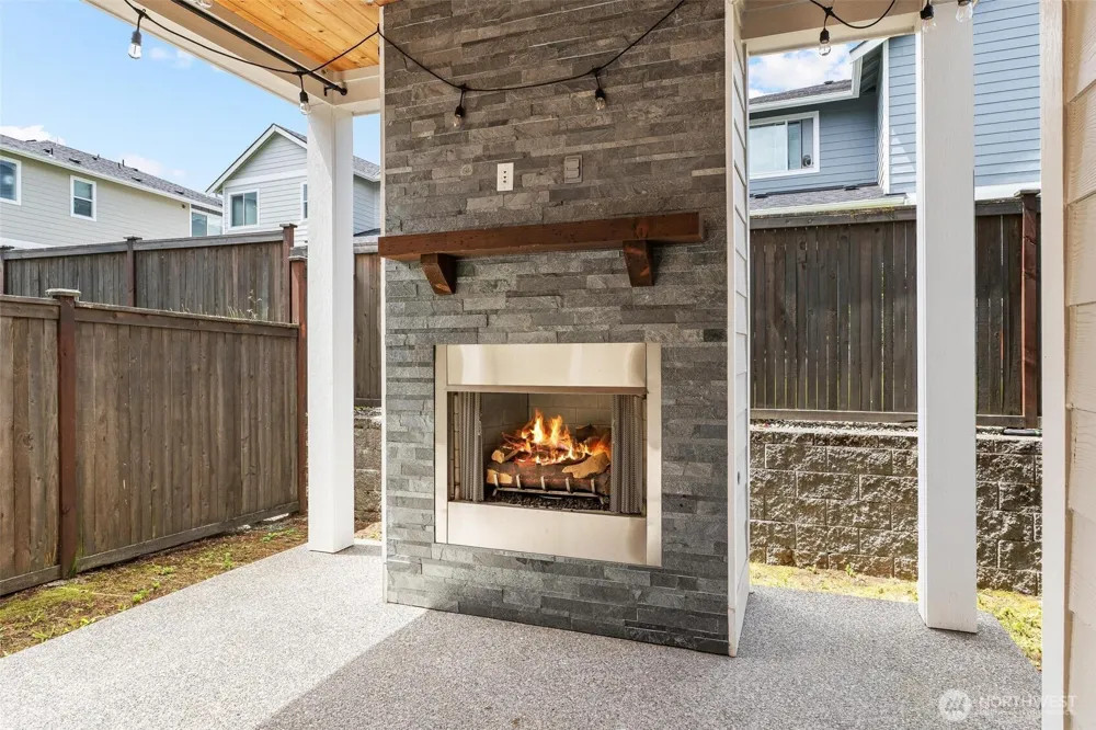 33533 Juniper Avenue SE Black Diamond, WA 98010