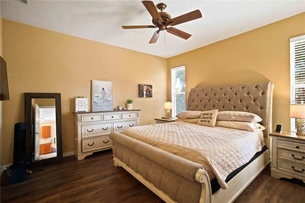 6733 45TH TERRACE E Bradenton, FL 34203