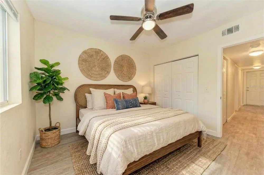 1195 VILLAGIO CIRCLE #101 Sarasota, FL 34237