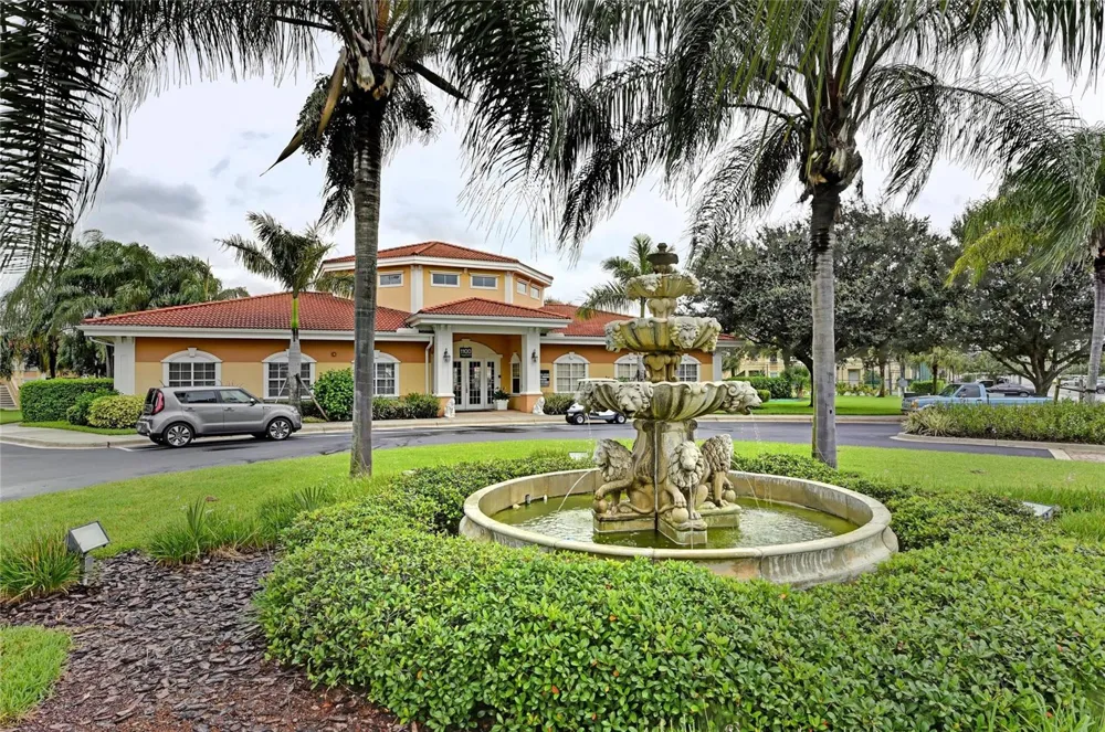 1195 VILLAGIO CIRCLE #101 Sarasota, FL 34237