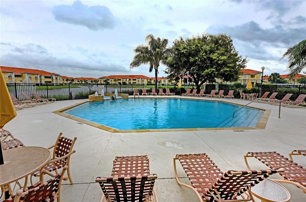 1195 VILLAGIO CIRCLE #101 Sarasota, FL 34237