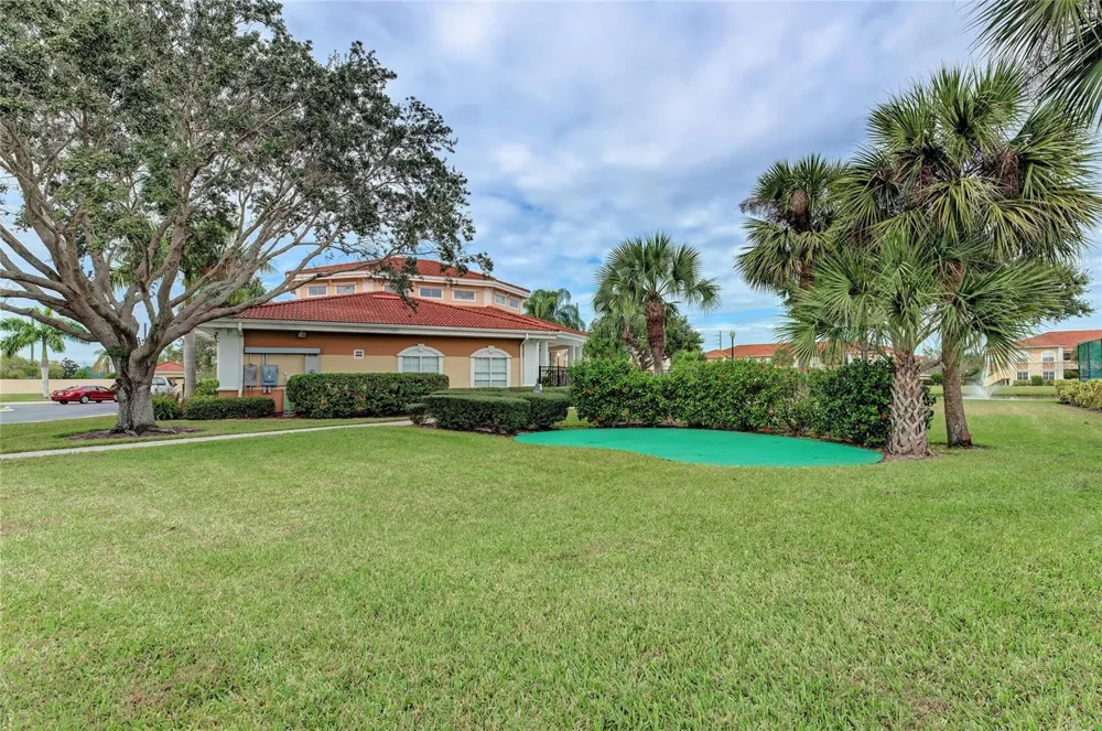 1195 VILLAGIO CIRCLE #101 Sarasota, FL 34237