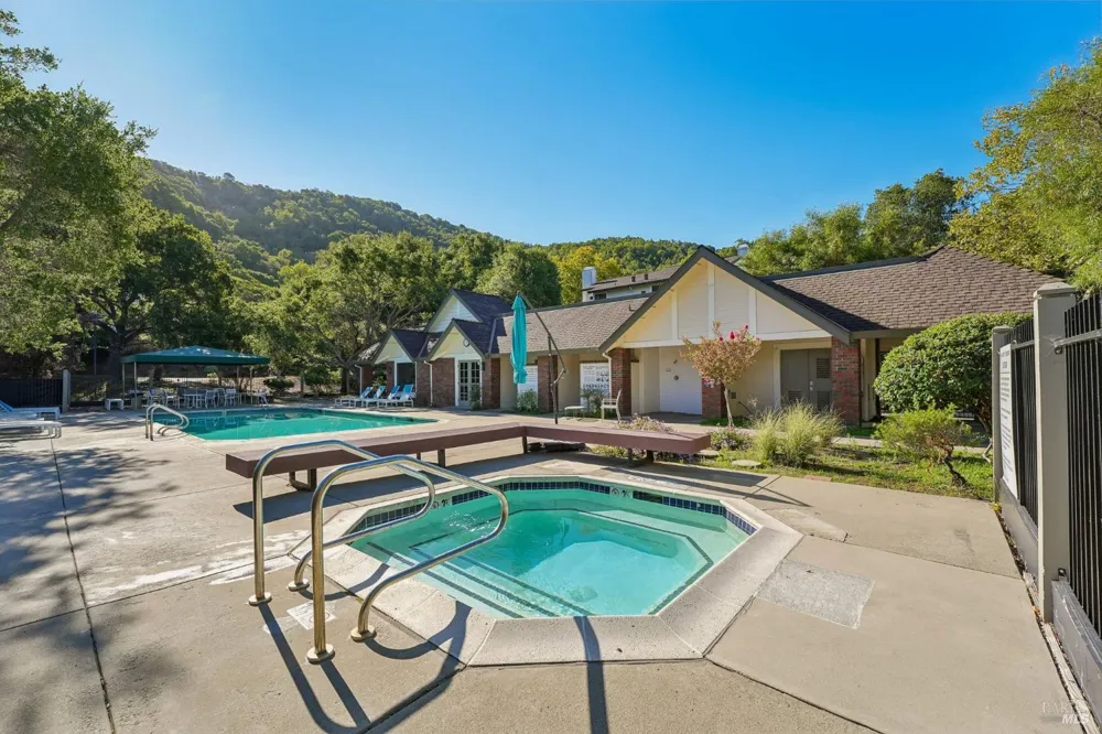 79 Village Circle San Rafael, CA 94903