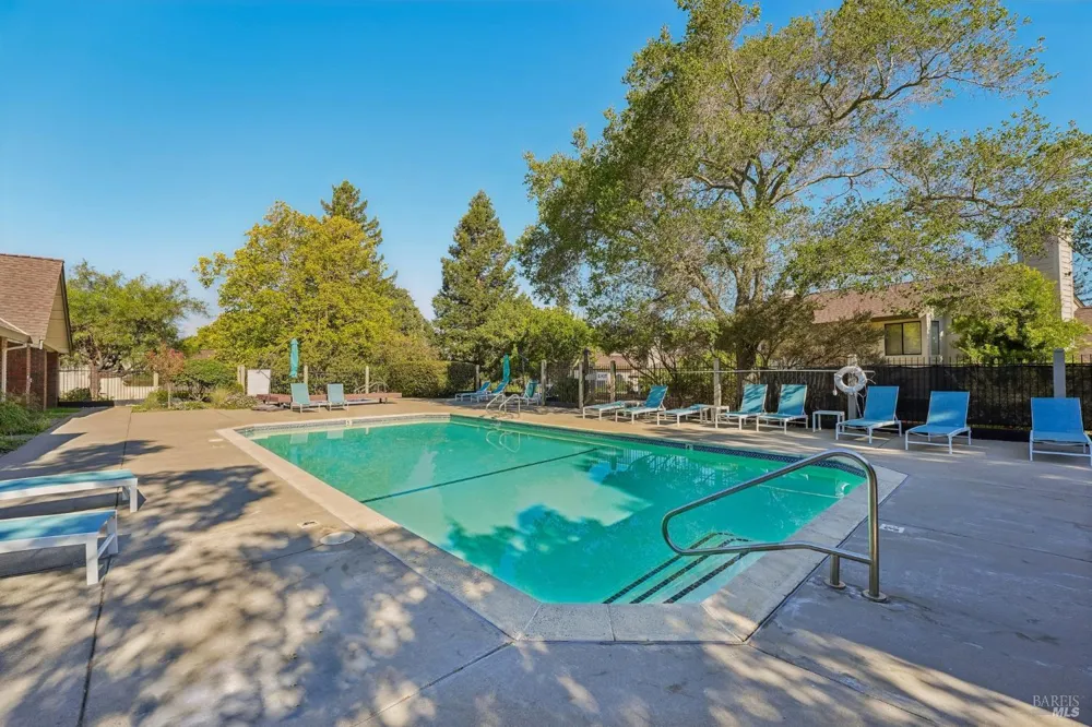 79 Village Circle San Rafael, CA 94903