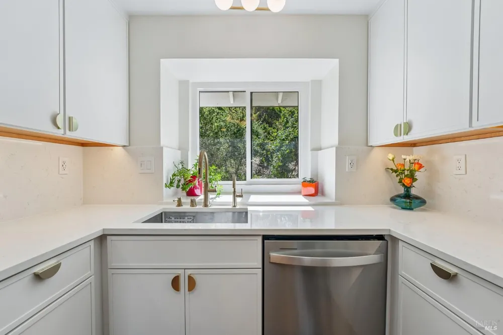 79 Village Circle San Rafael, CA 94903