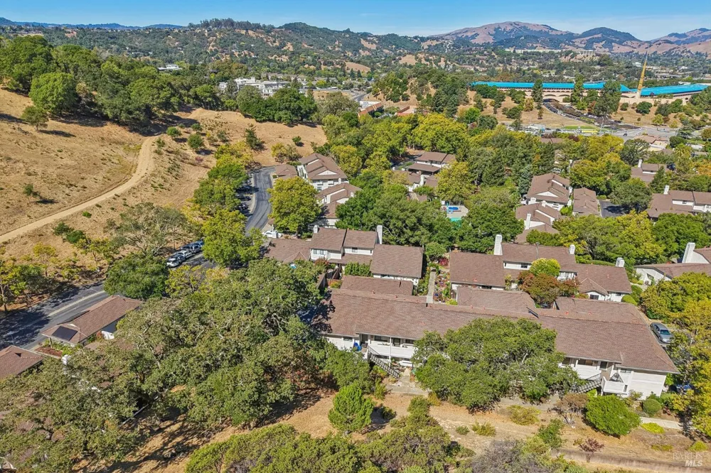 79 Village Circle San Rafael, CA 94903