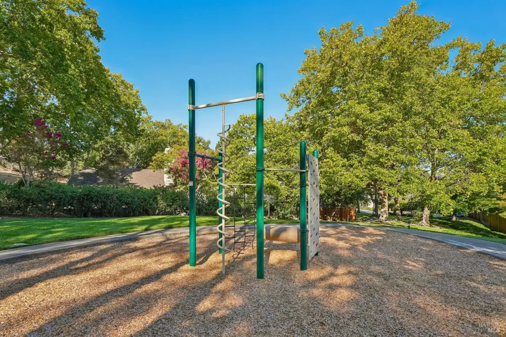 79 Village Circle San Rafael, CA 94903