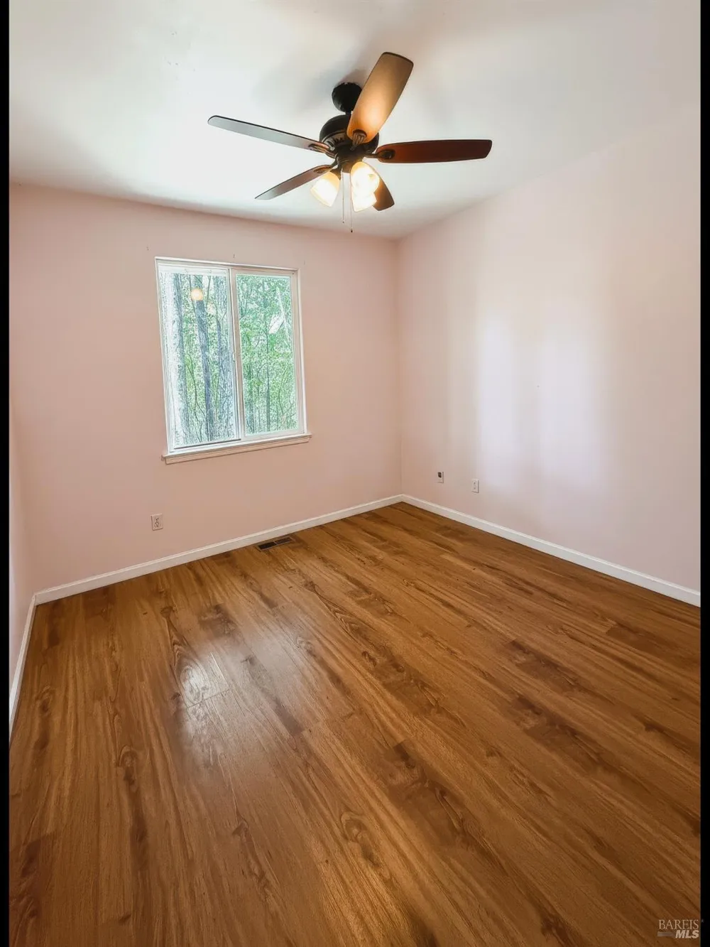 1290 Tuck Road Willits, CA 95490