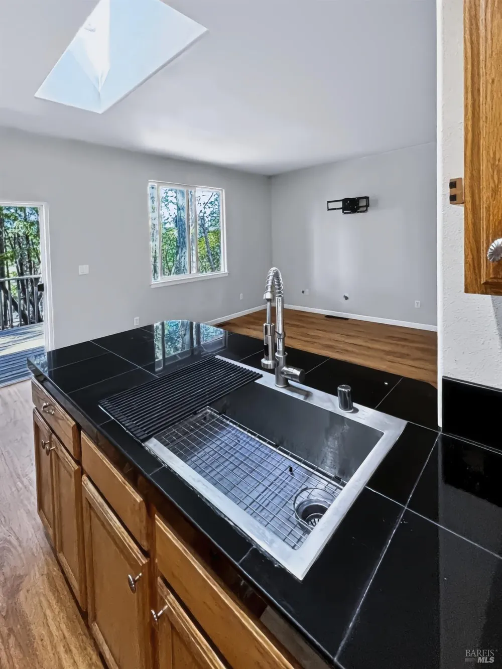 1290 Tuck Road Willits, CA 95490