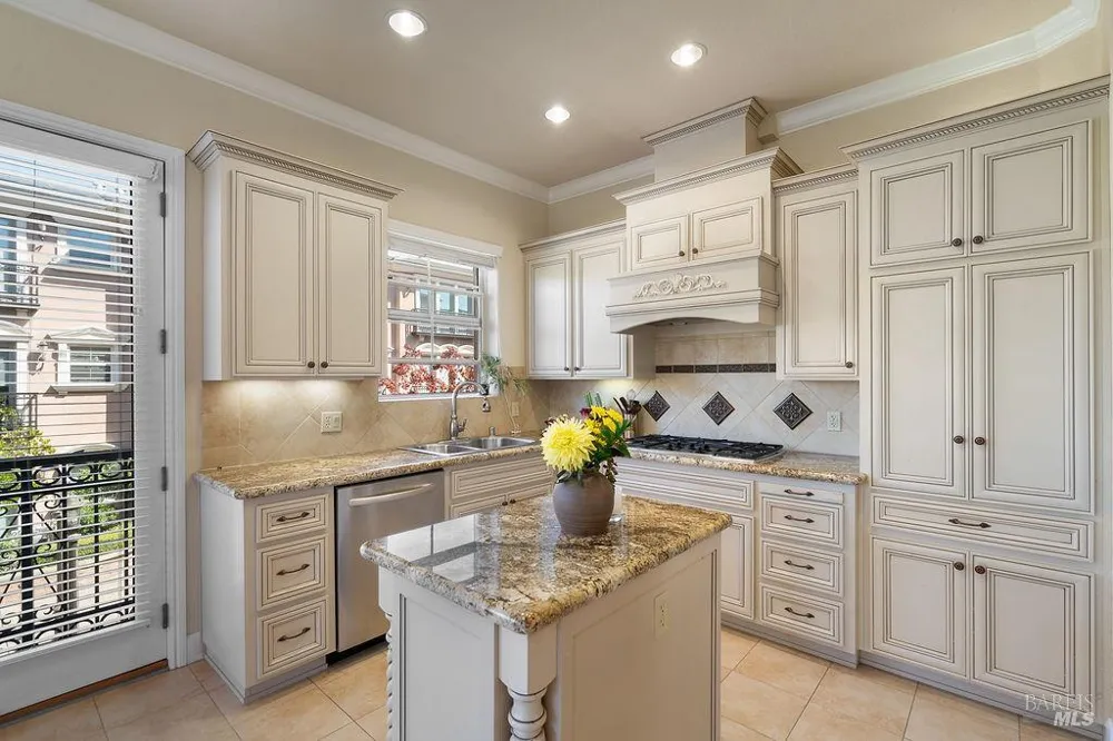 1118 Waltz Court Vallejo, CA 94591