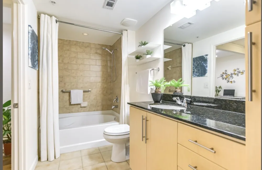 54 Rainey Street #703 Austin, TX 78701