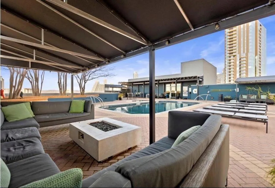 54 Rainey Street #703 Austin, TX 78701