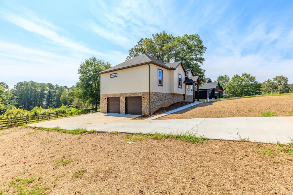 31 Sentry Oaks Chickamauga, GA 30707
