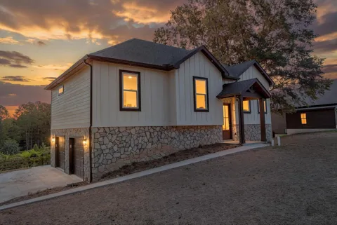 31 Sentry Oaks