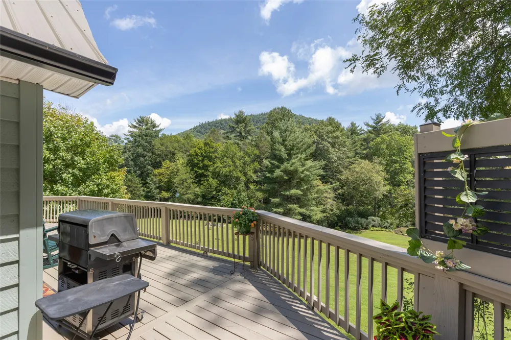 48 Mountain Brook Way Highlands, NC 28741