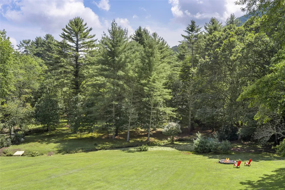 48 Mountain Brook Way Highlands, NC 28741
