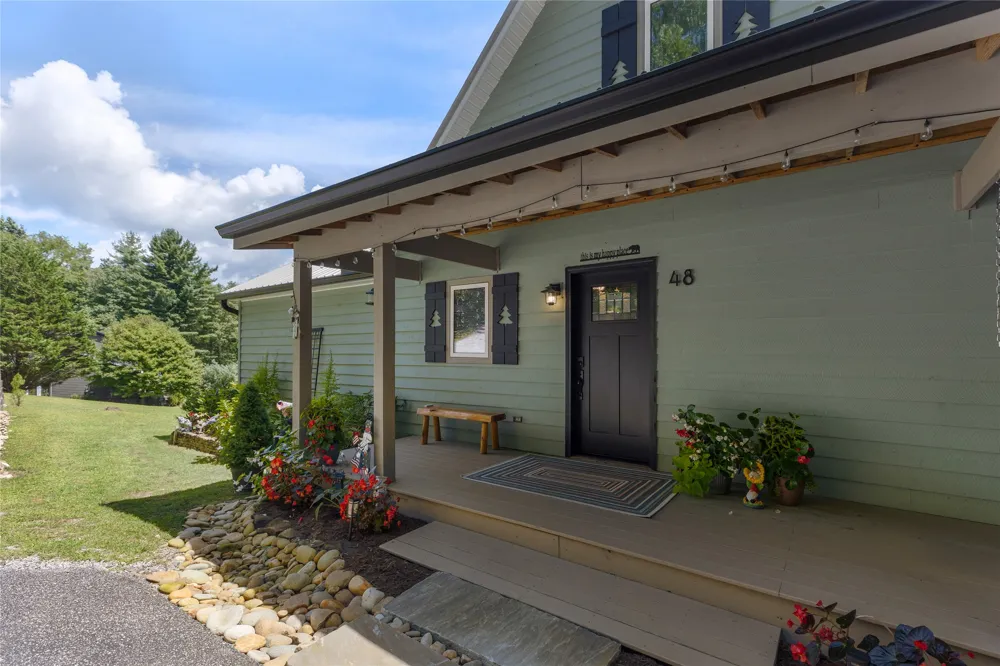 48 Mountain Brook Way Highlands, NC 28741