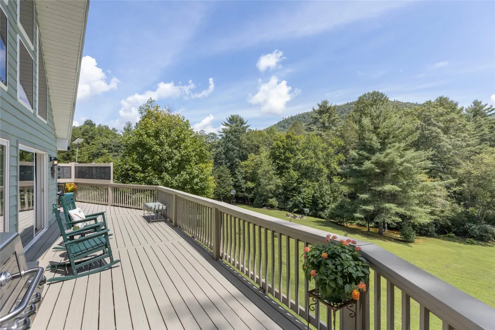 48 Mountain Brook Way Highlands, NC 28741
