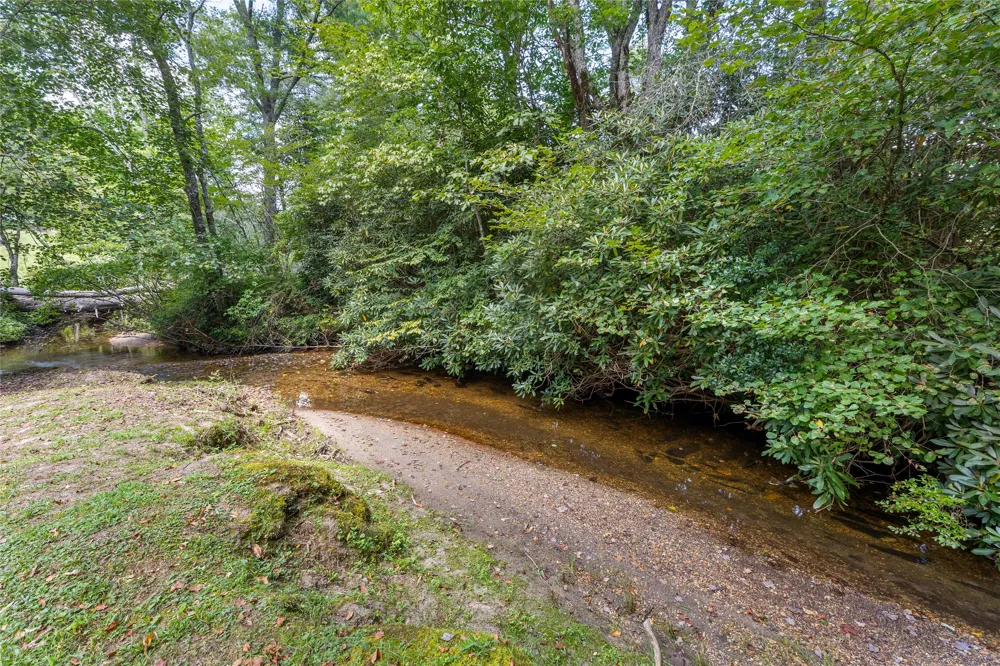 48 Mountain Brook Way Highlands, NC 28741