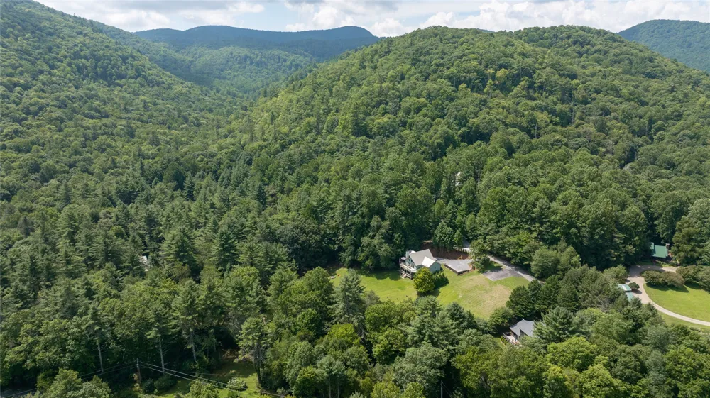 48 Mountain Brook Way Highlands, NC 28741