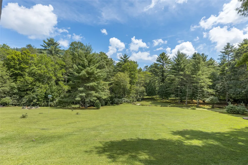 48 Mountain Brook Way Highlands, NC 28741