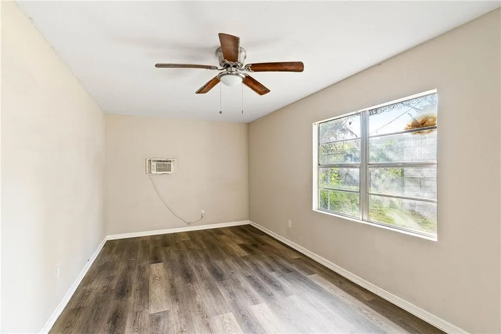 622 Airport #B Corpus Christi, TX 78405