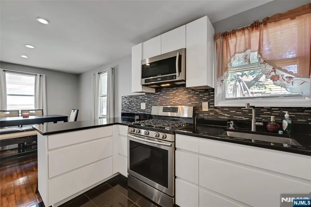 464 Simons Avenue Hackensack, NJ 07601