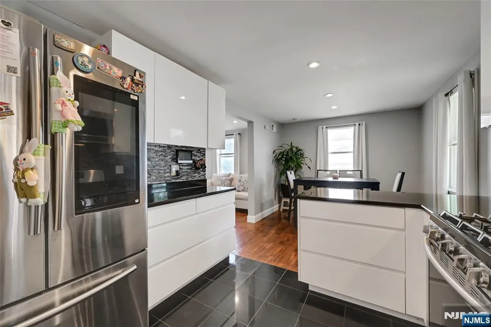 464 Simons Avenue Hackensack, NJ 07601