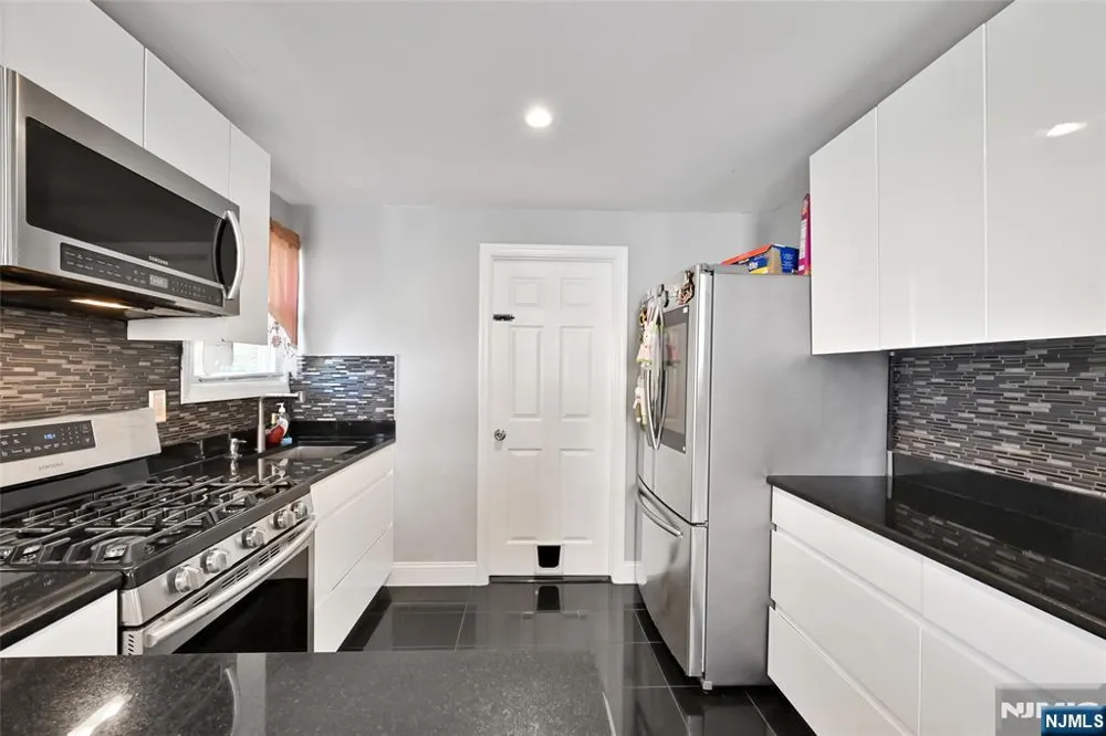 464 Simons Avenue Hackensack, NJ 07601