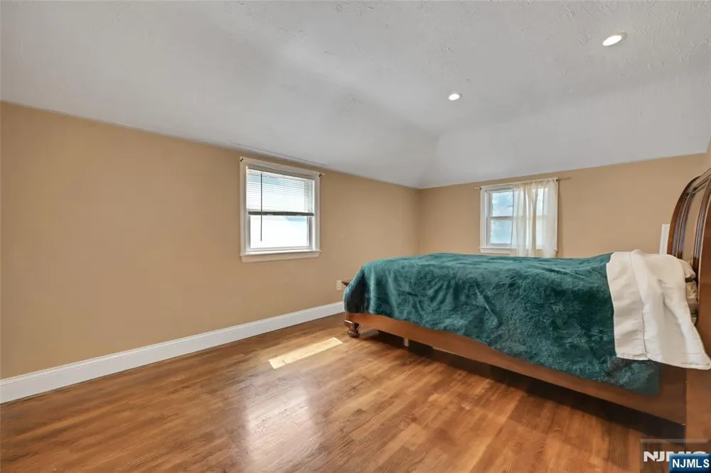 464 Simons Avenue Hackensack, NJ 07601