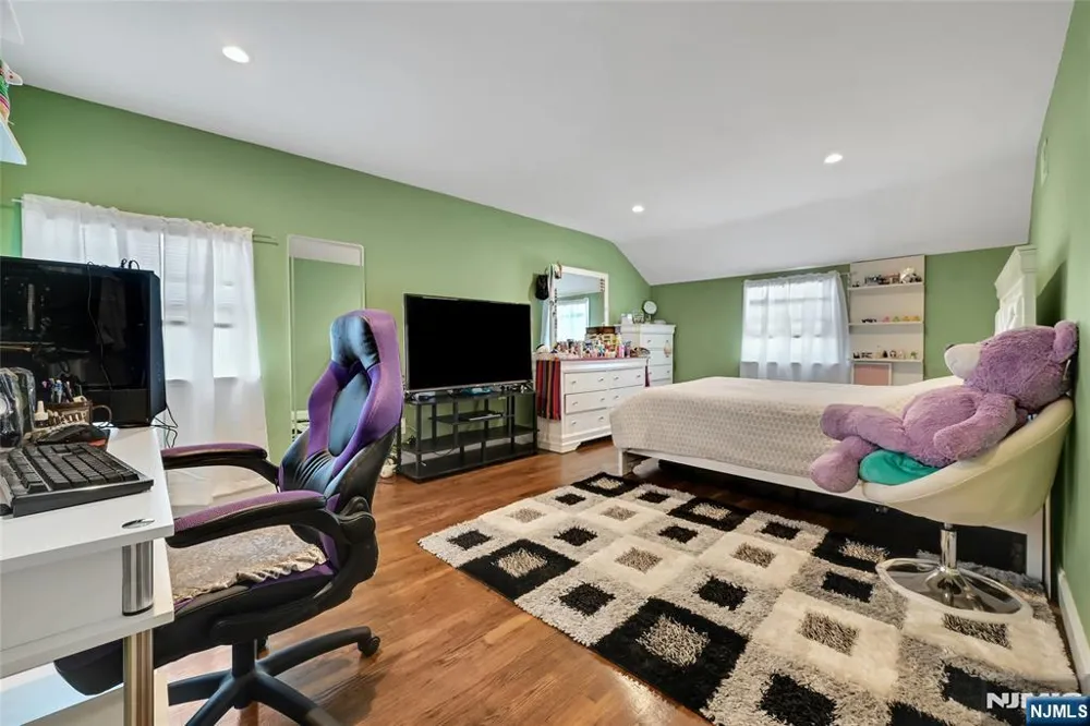 464 Simons Avenue Hackensack, NJ 07601